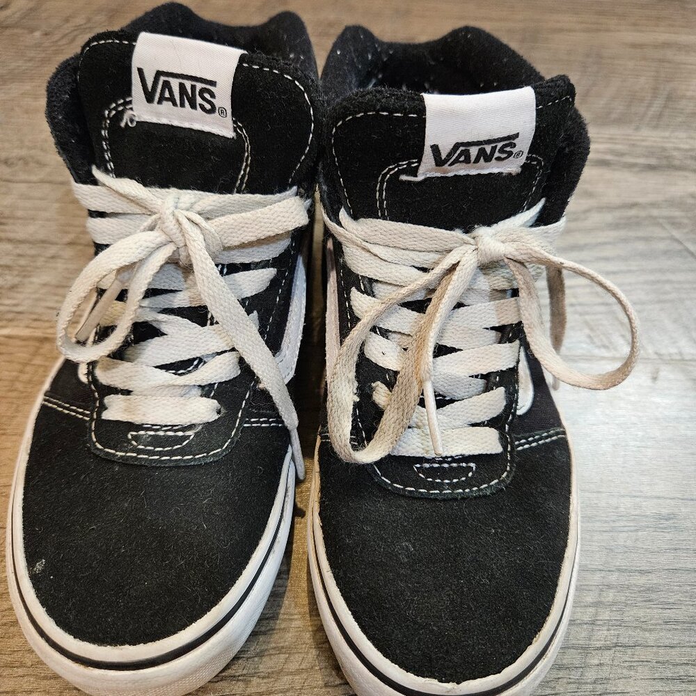 Vans - Picture 2 of 4